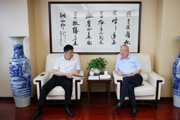 黎书记_小.jpg 黎书记_小.jpg